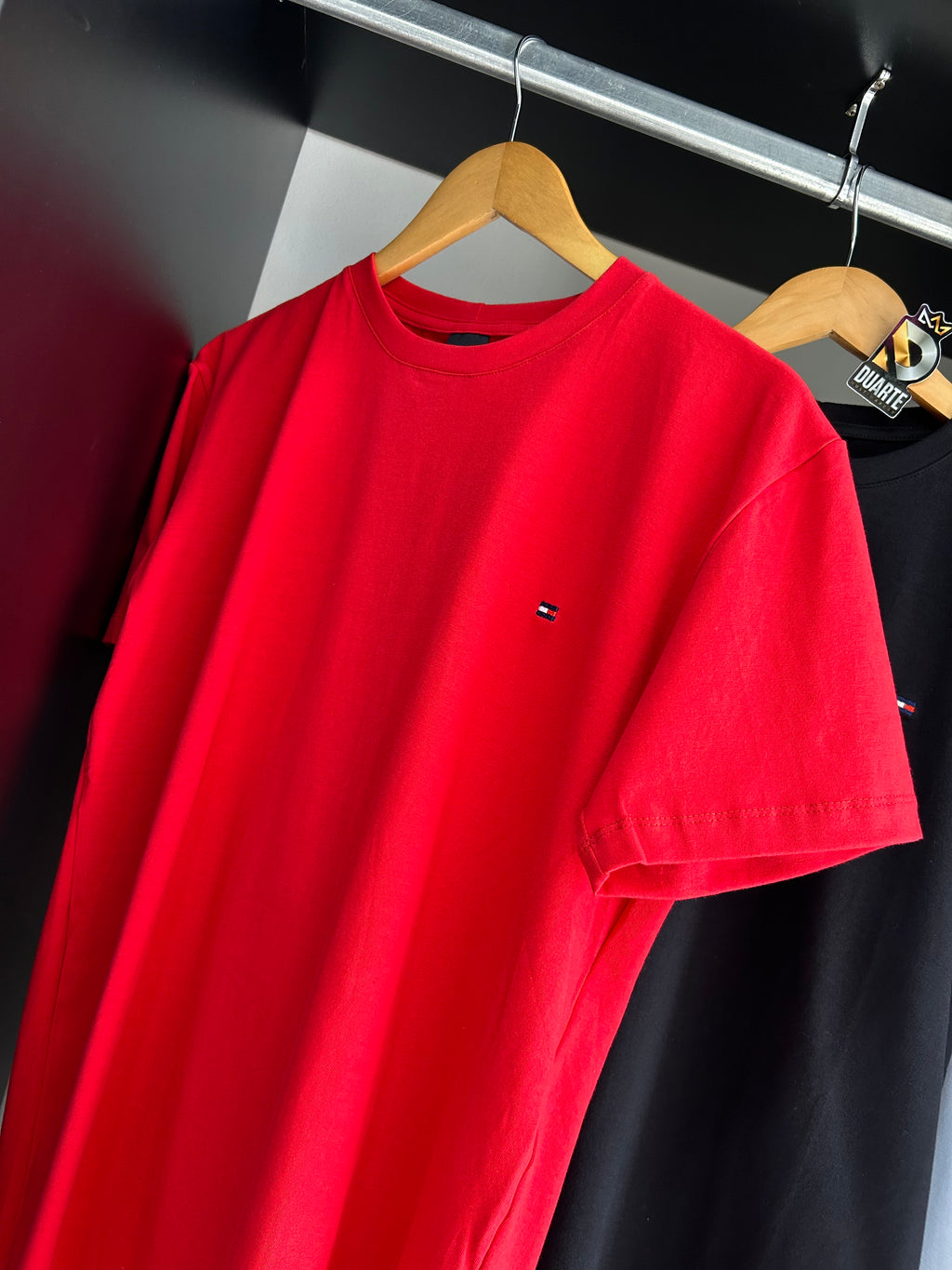 CAMISA TOMMY HF - VERMELHA
