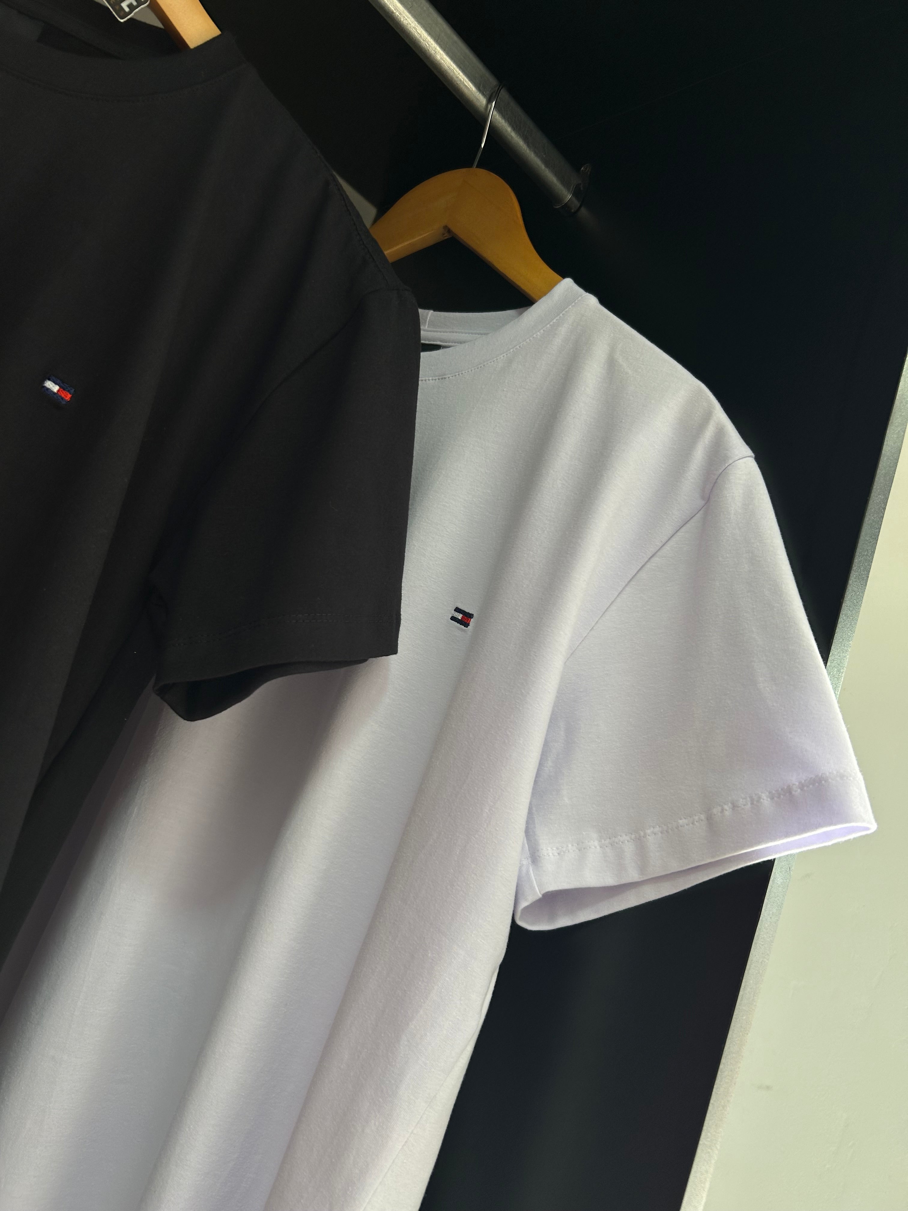 CAMISA TOMMY HF - BRANCA